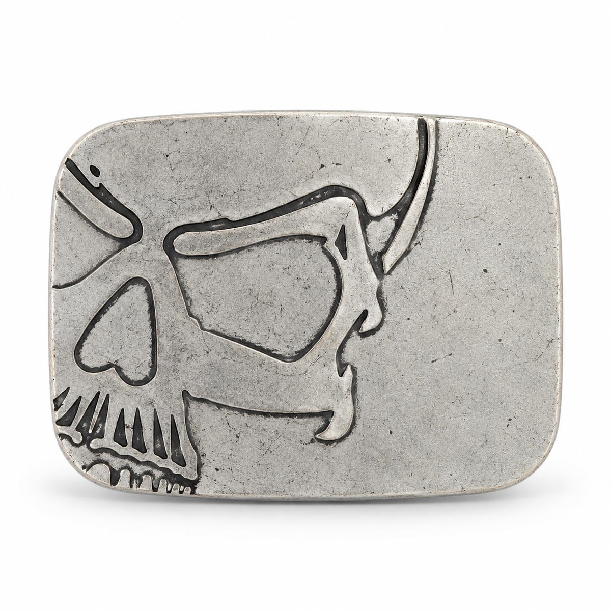 Silver cutaway skull belt buckle with dark recessed detailing