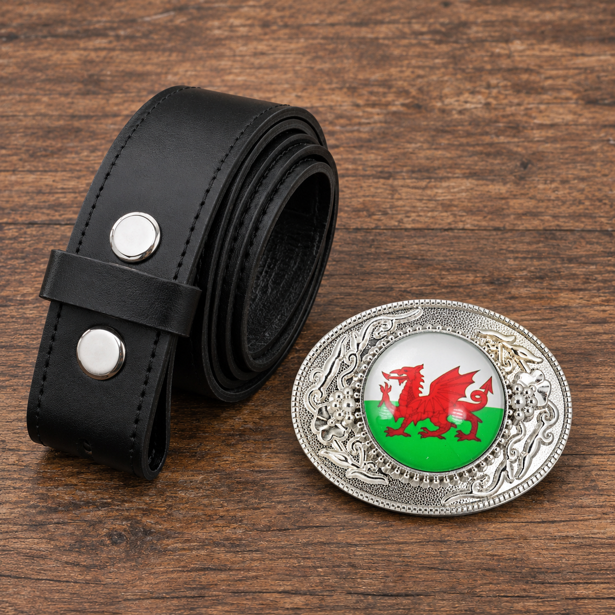 Welsh dragon buckle with black interchangeable leather belt